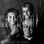 14-09-2003 Burny Bos with his kids at studio Amsterdam, 
by order of J/M Vaders

[keywords]Black and With Image, Half Length, Smiling, Posed, Eyecontact[/keywords]